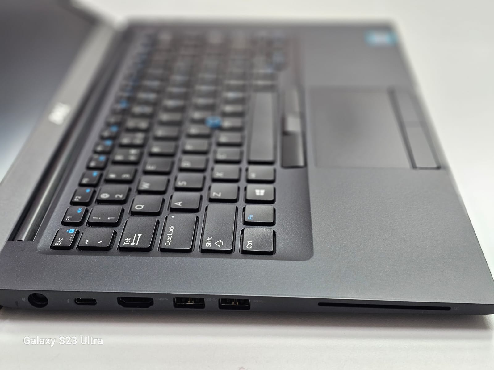Dell Latitude 7490 Refurbished Laptop - Image 3